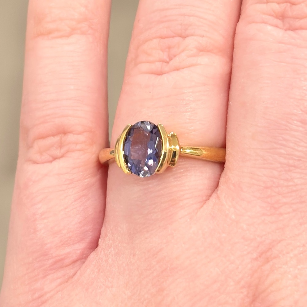18K Iolite Ring, Natural Violet Oval Cut, Size 8.25, Yellow Gold, Solitaire - Picture 10 of 17